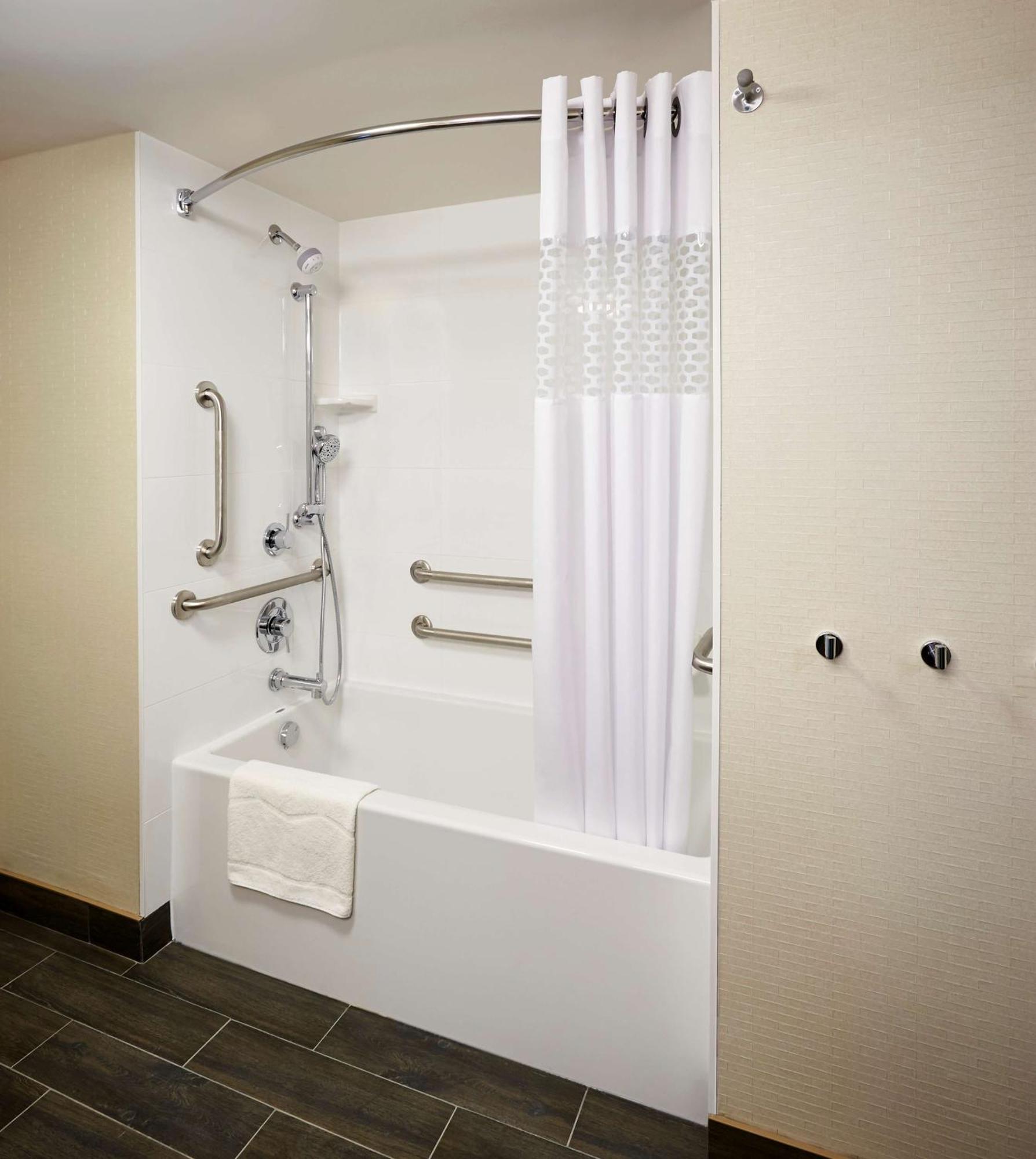Hampton Inn By Hilton Timmins Exteriör bild