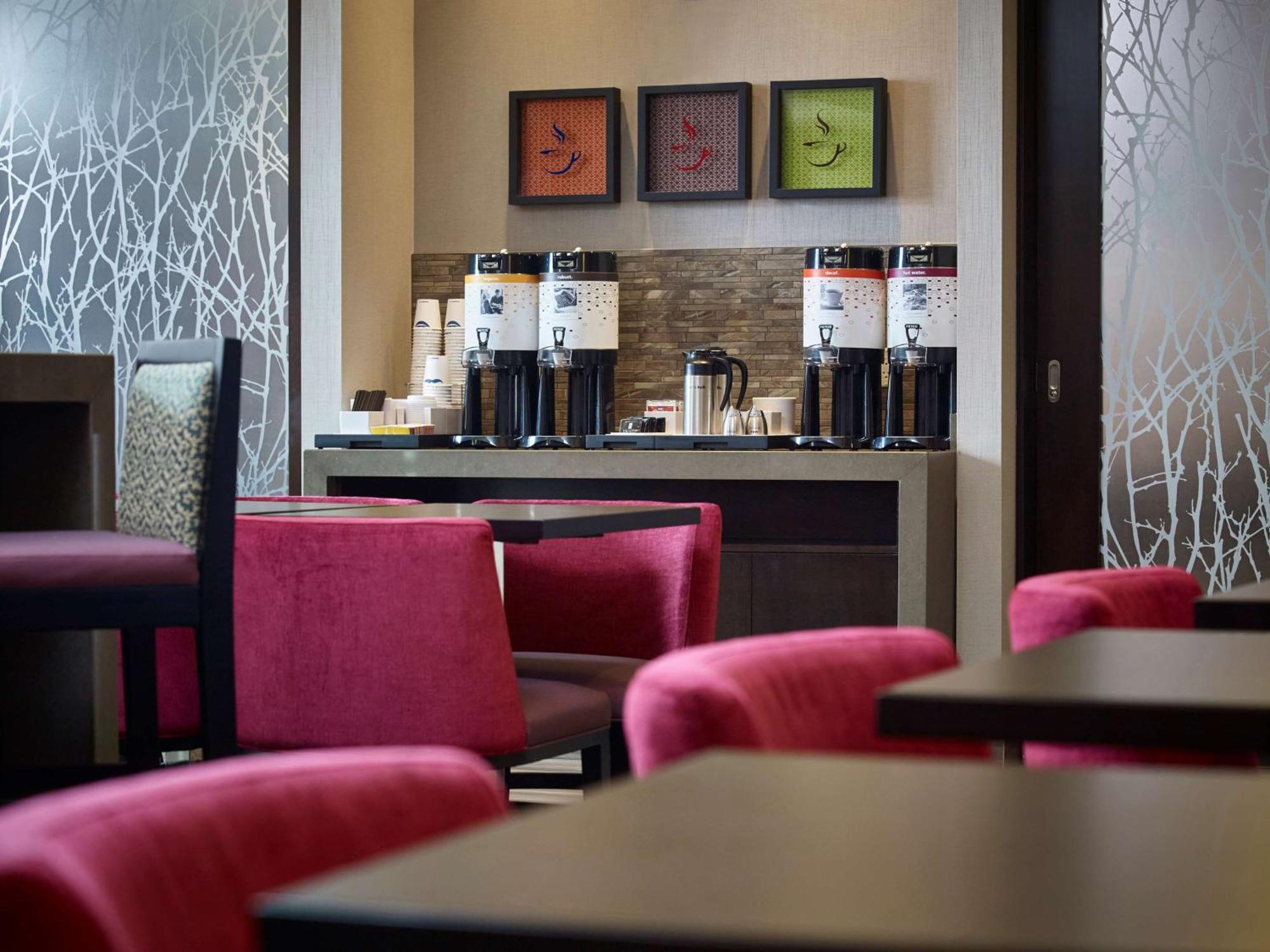 Hampton Inn By Hilton Timmins Exteriör bild